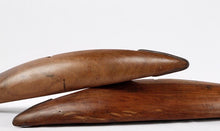 Load image into Gallery viewer, Loom Shuttle with Stand